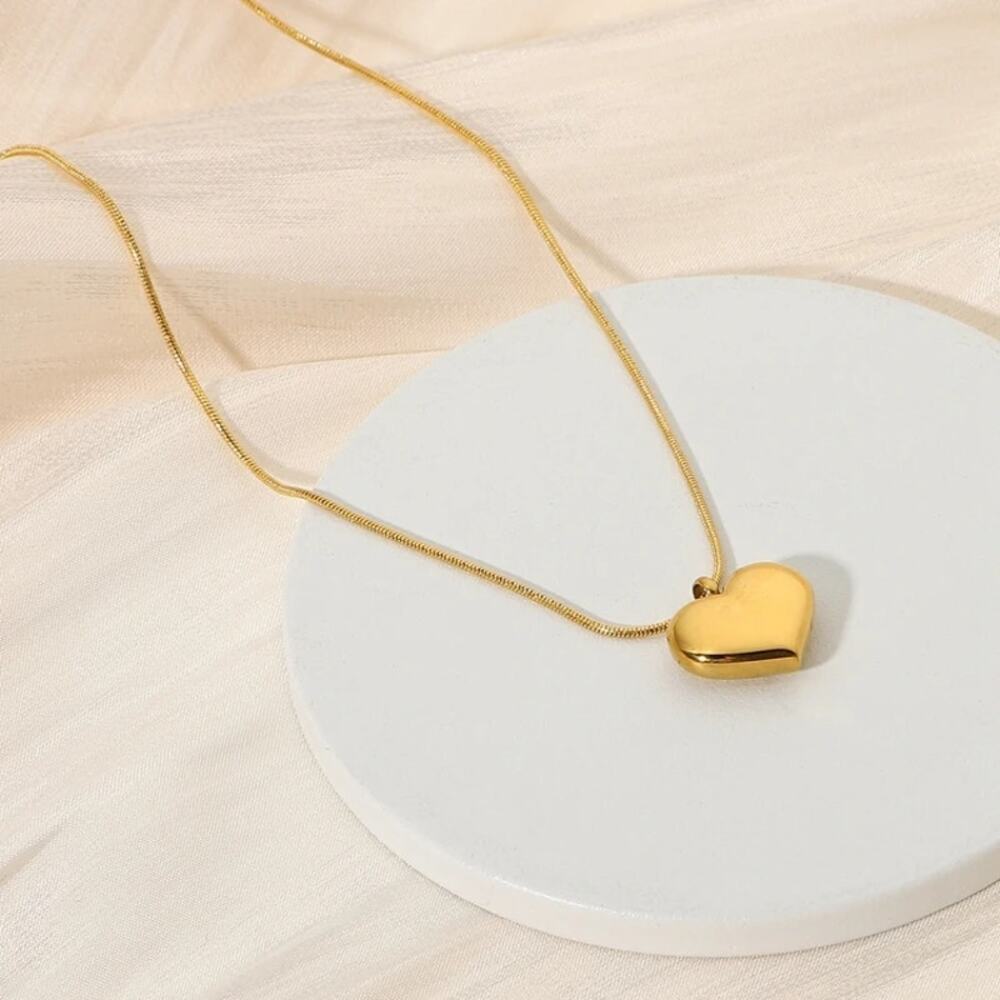 Heart Pendant Necklace 18K Gold Plated - Picture 7 of 11